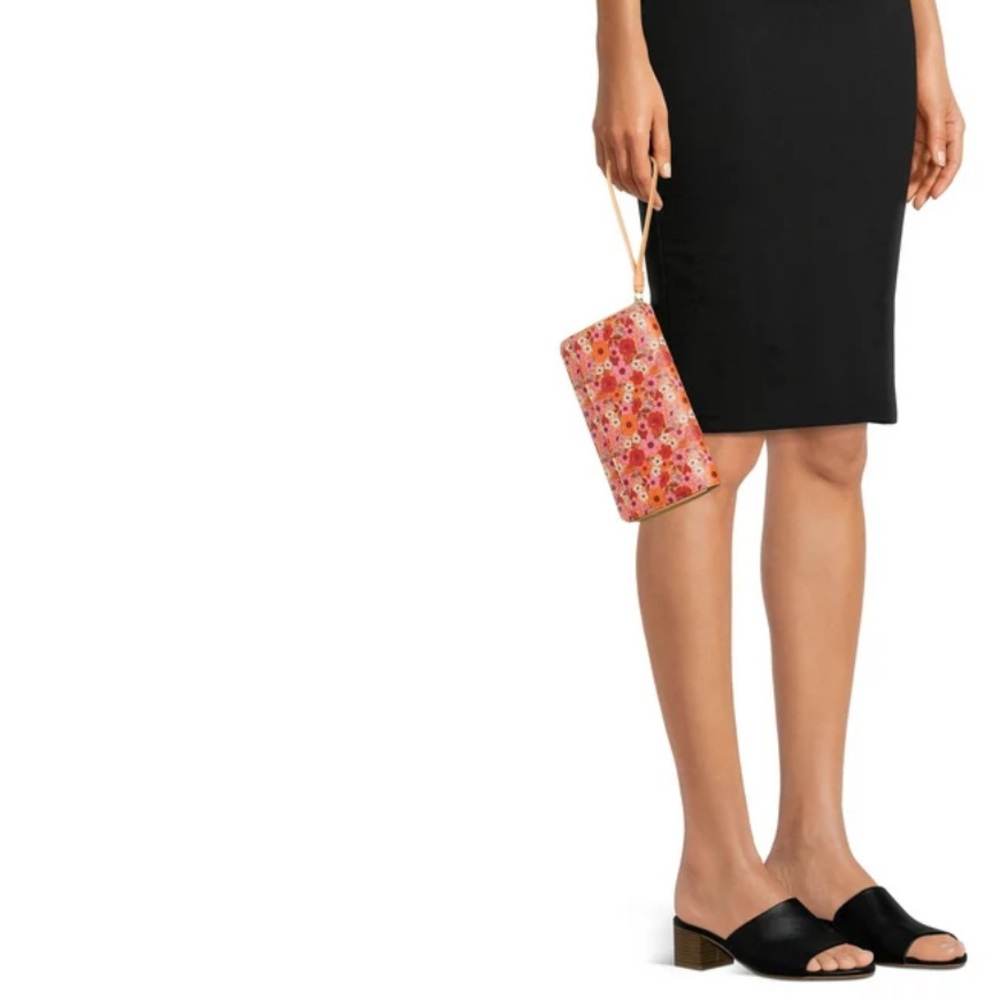 No Boundaries Women's Zip Around Wristlet Wallet NWT